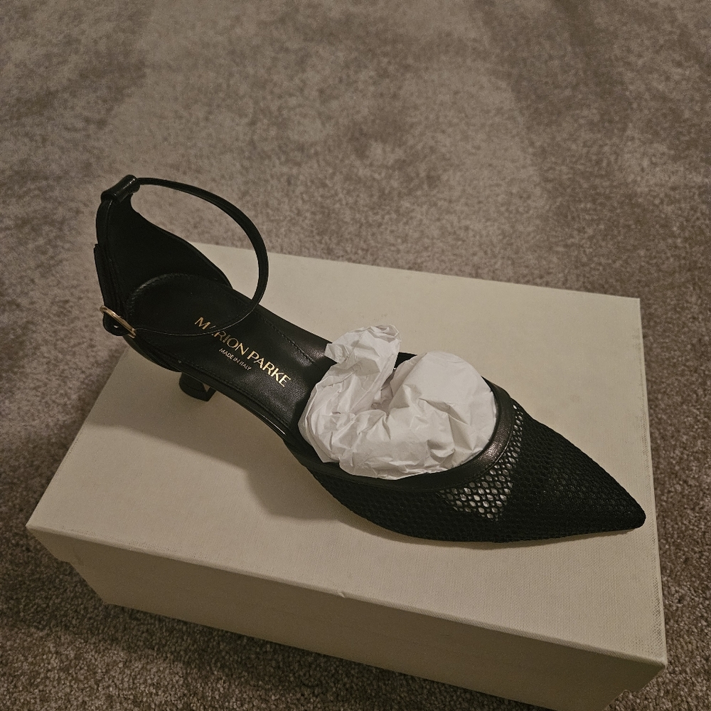 Kitten heel pump with ankle strap